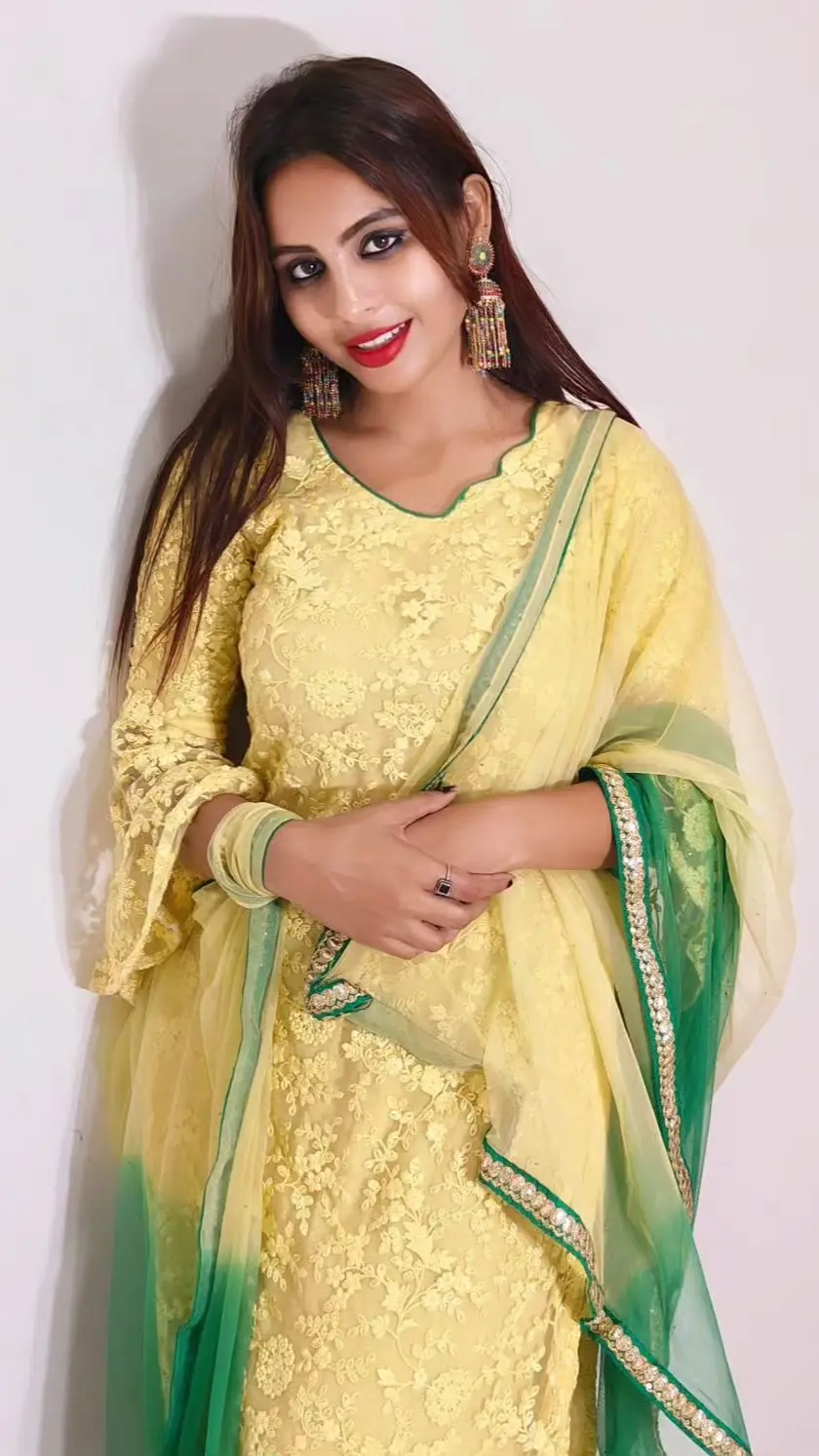 Maheen Mahi Model Profile Photo
