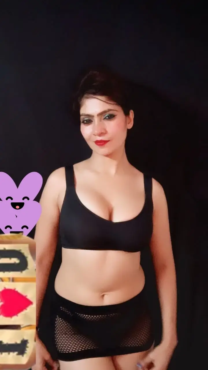 Simran Kapoor Model Profile Photo